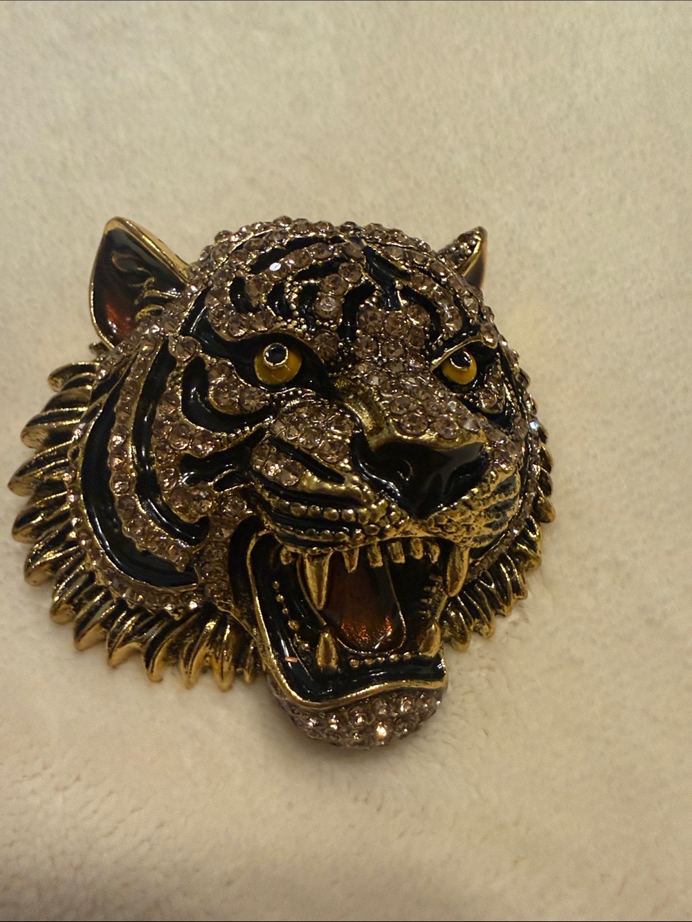 Vintage Gold-Tone Tiger Head Brooch with Black Enamel and Rhinestones